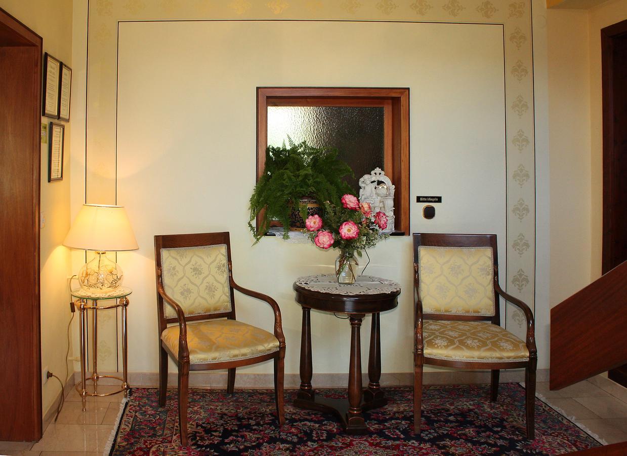 Hotel Garni Regina Goessweinstein Bagian luar foto