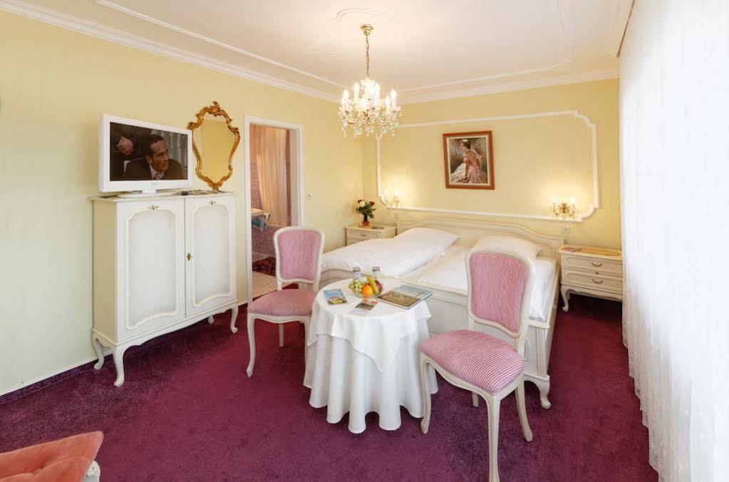 Hotel Garni Regina Goessweinstein Bagian luar foto