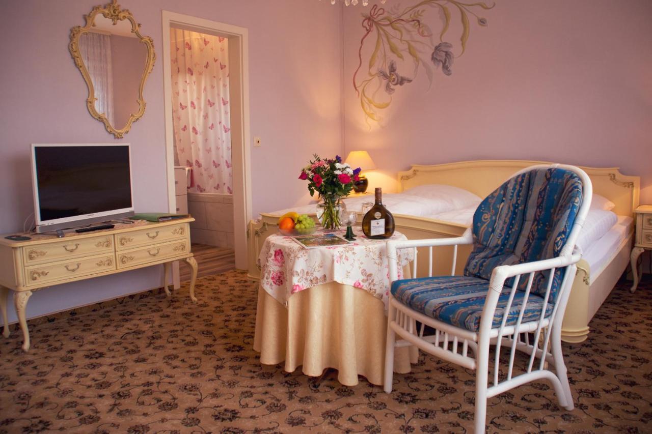 Hotel Garni Regina Goessweinstein Bagian luar foto