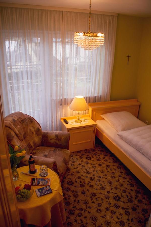 Hotel Garni Regina Goessweinstein Bagian luar foto