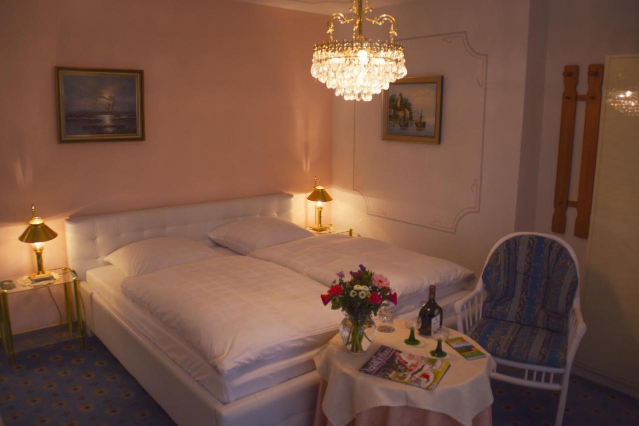 Hotel Garni Regina Goessweinstein Bagian luar foto