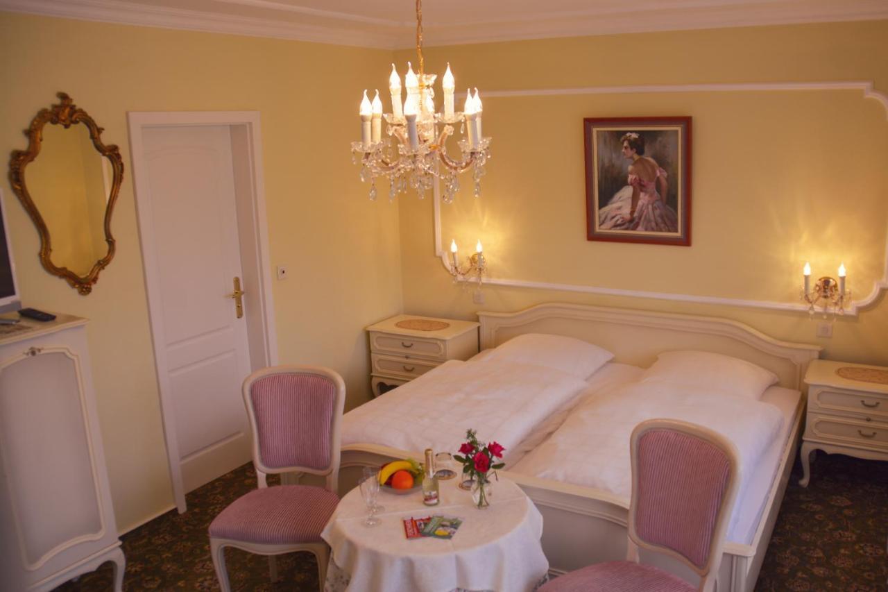 Hotel Garni Regina Goessweinstein Bagian luar foto